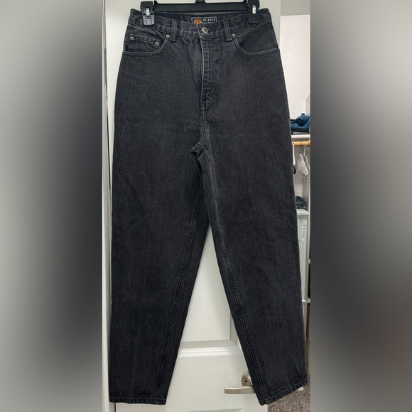 Black High-Waisted Relaxed Fit Jeans - Picture 1 of 3